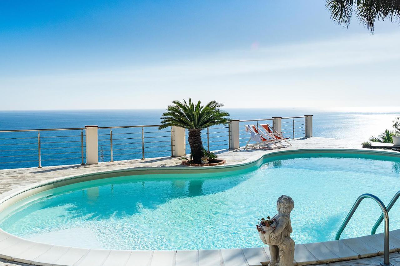 Villa Luce Letojanni Exterior foto