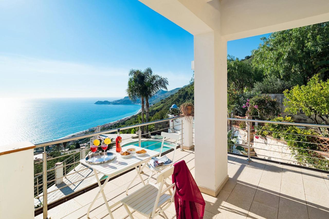 Villa Luce Letojanni Exterior foto