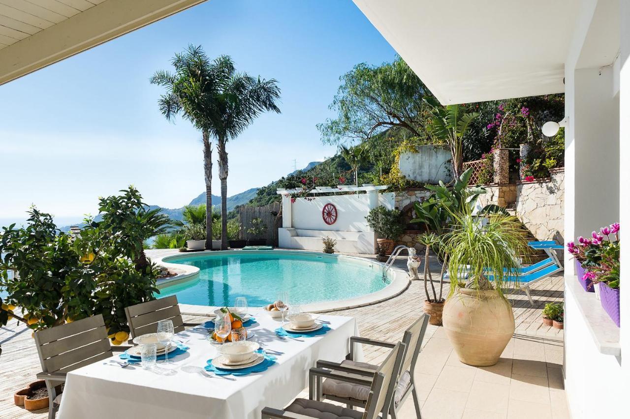 Villa Luce Letojanni Exterior foto