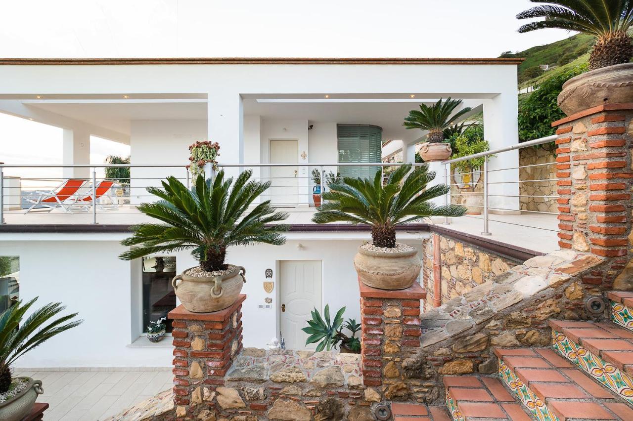 Villa Luce Letojanni Exterior foto