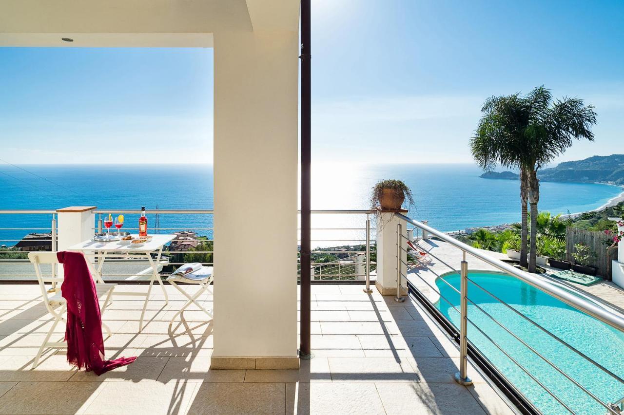 Villa Luce Letojanni Exterior foto