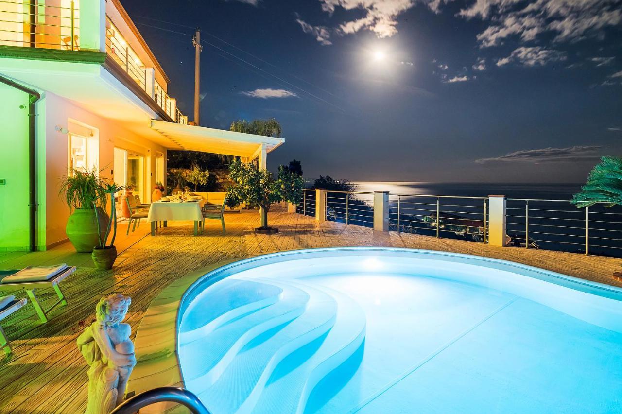 Villa Luce Letojanni Exterior foto