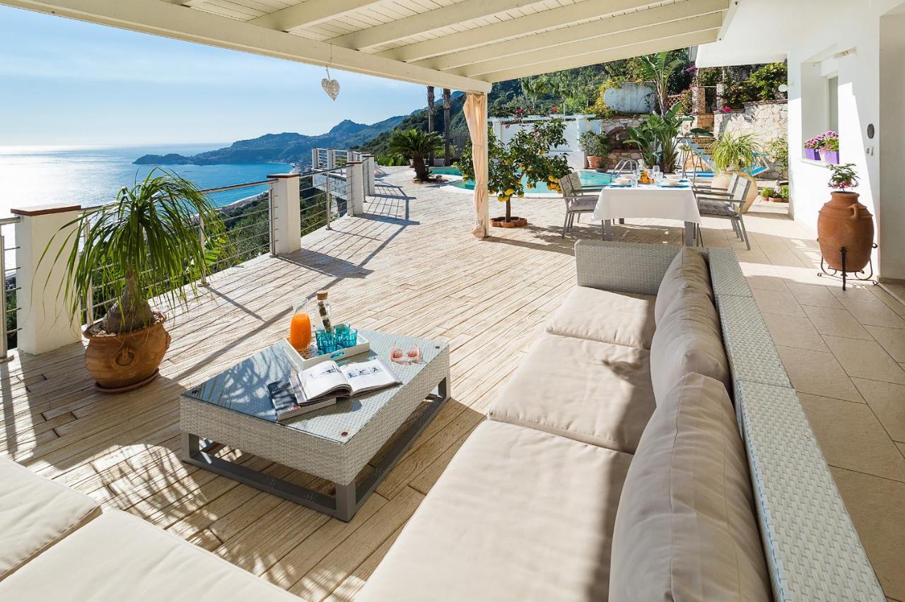 Villa Luce Letojanni Exterior foto