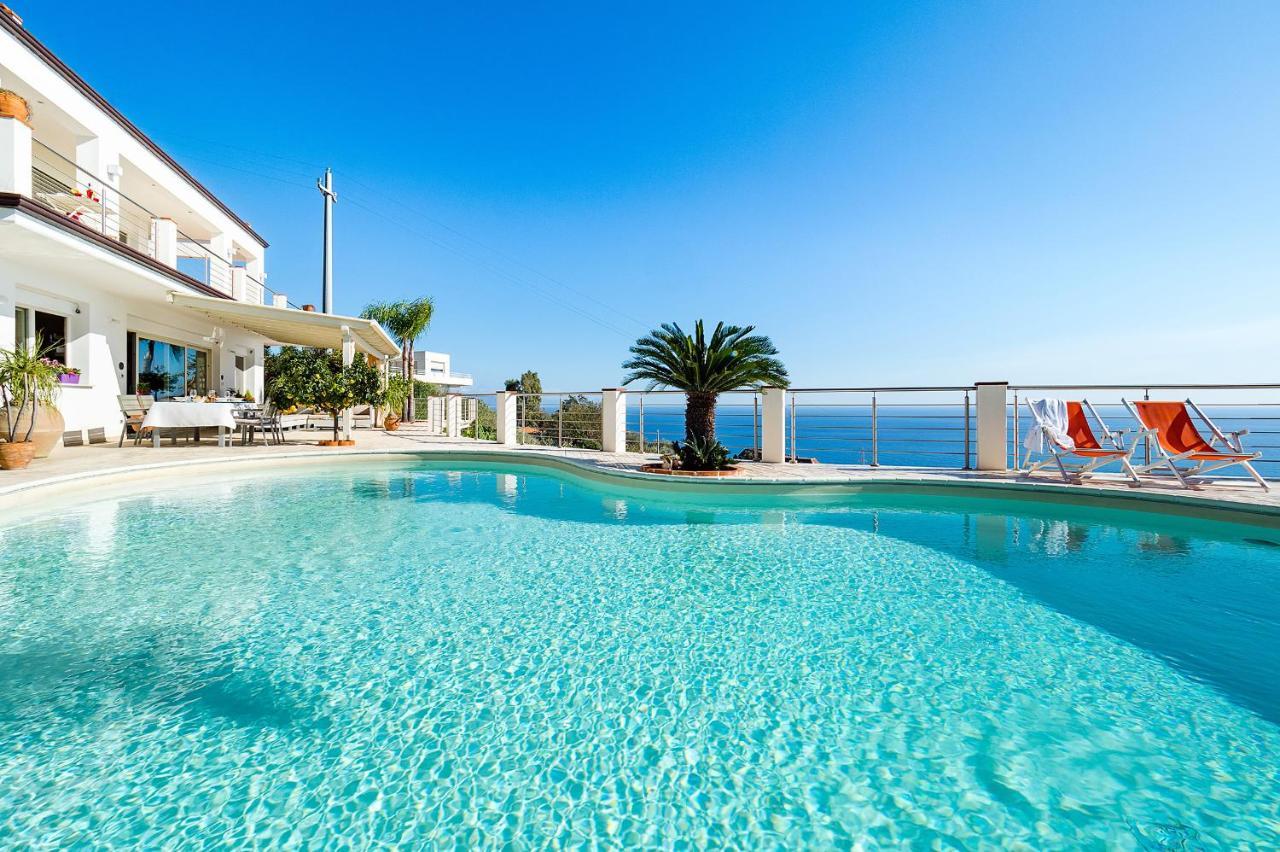 Villa Luce Letojanni Exterior foto