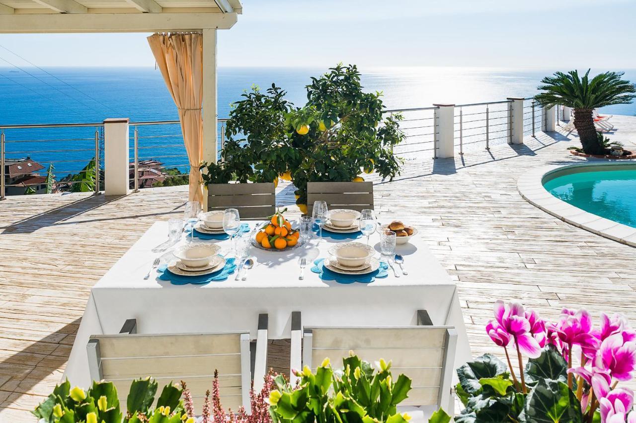 Villa Luce Letojanni Exterior foto